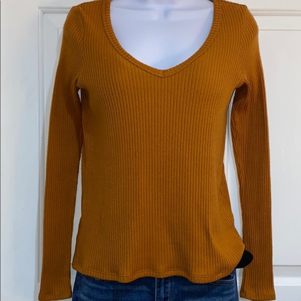 American Eagle  V Neck Sweater